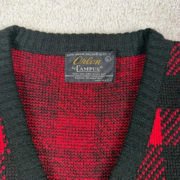 Vintage Campus Orlon Acrylic Sweater Vest Red Black Buffalo Plaid Mens Large USA - Picture 2 of 5